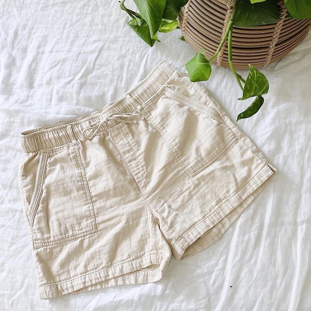 textured cotton shorts in oatmeal